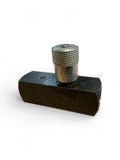 NEW Parker F820S Hydraulic Control Valve; Viton, 5000 PSI, 8 GPM, 1/2 NPT