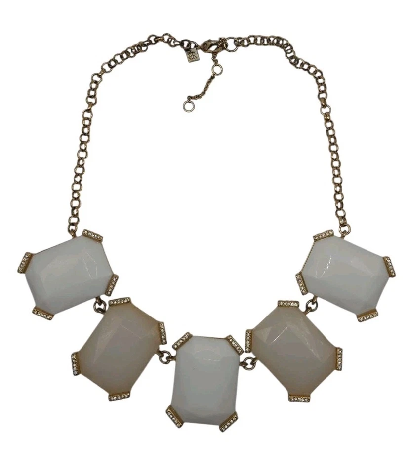 Collar Gargantilla 18" BANANNA REPUBLIC Estrás y Rectángulos de Resina Lucita Blanca Foto 3 de 4