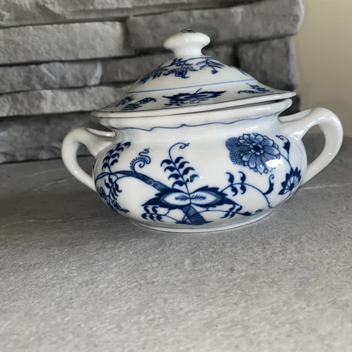 Vtg Blue Danube Coverd Soup Bowl Onion Pattern Hard To Find   