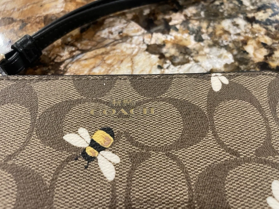 Coach Signature Bee Corner Zip Wallet Wristlet NWOT - Image 3 of 4