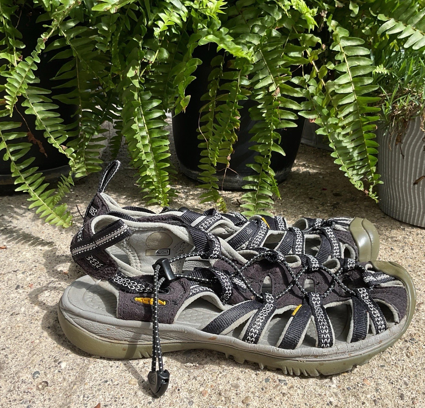 Nuovi sandali Keen Water Whisper donna taglia 11 5 trail escursionismo neri punta chiusa