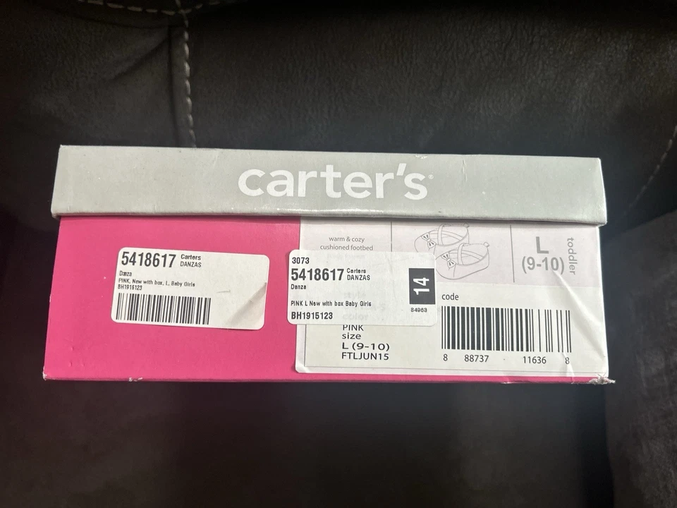 Nuevas pantuflas de felpa rosa Carter de encaje elástico sin deslizamiento parte inferior talla L 9-10 niño pequeño Foto 3 de 4