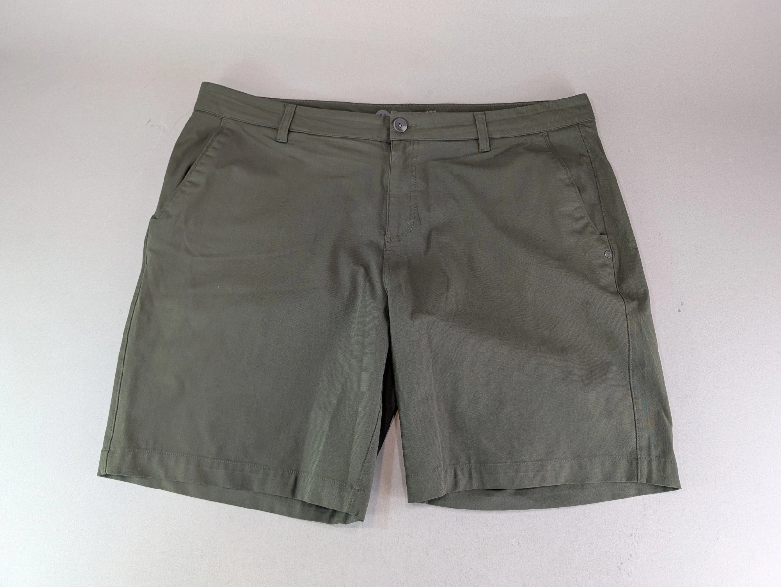*READ* Vuori Meta Shorts Mens 38 Stretch Performance Chino Golf Casual 8"