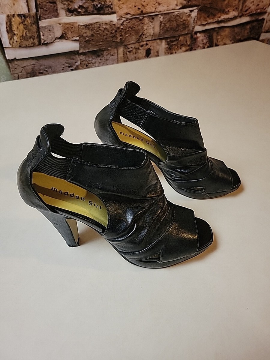 VTG Early 2000s Y2K Black P Novus Leather Platform Steve Madden