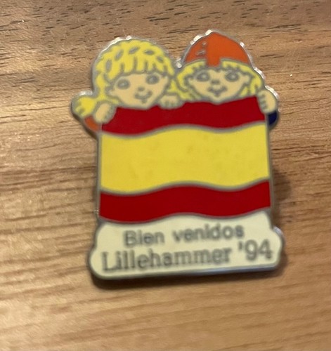 Lillehammer 1994 Kristin and Hakon Mascots Spain Flag Olympic Pin - 第 1/1 張圖片