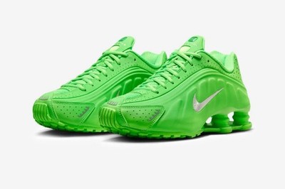 Brand New Nike Shox R4 Green Strike Silver Shoes HV0839-398 Women's Size 6