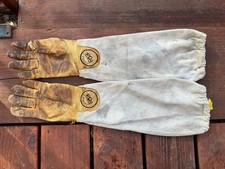 HUMBLE BEE, USED BEEKEEPERS GLOVES