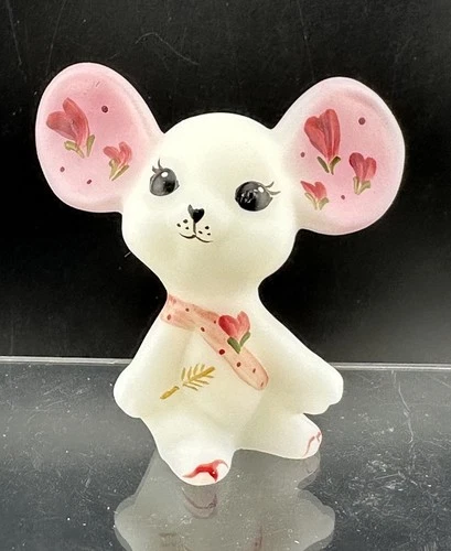 Fenton Opal Satin Cupid Mouse February 2011 Calendar Mice Collection 5148 HPT