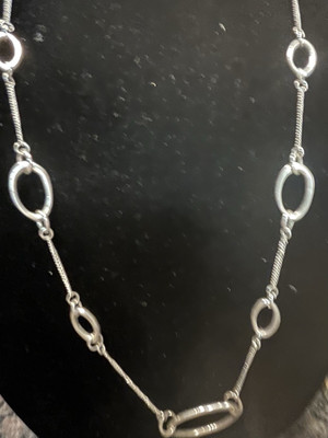 Daisy Fuentes Necklace Oval Link Chain Silver Tone 35''