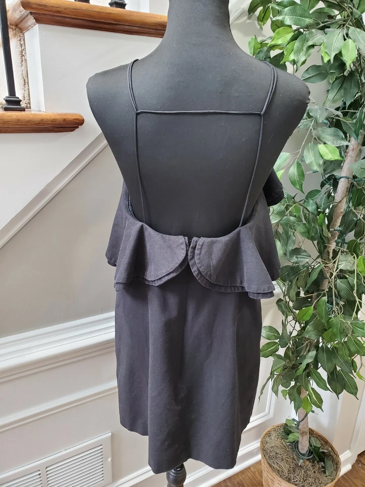 Vestido de cocktail feminino My Story preto sólido linho e algodão com tiras e babados tamanho M - Imagem 4 de 4