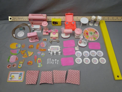 Vintage 80s Barbie Accessories Lot Wind Up Sweet Rose Kitchen Bath Picnic Clock