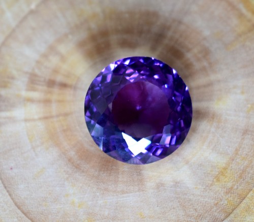 Untreated & Unheated Natural Color Changing Sapphire 24.00 CT Approx. Round Cut - Picture 9 of 11