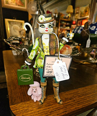 Artisan Flair Hand Painted Resin Cat Figurine w/ Pink Poodle, 2000-2009
