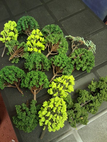 Selection of 00scale Trees for Railway Modelling .
