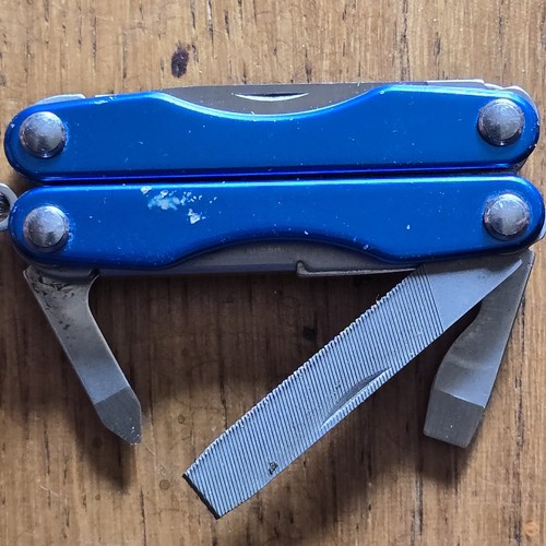 LEATHERMAN SQUIRT P4 MINI MULTIZANGE WERKZEUG MIT MESSER - Bild 7 von 8