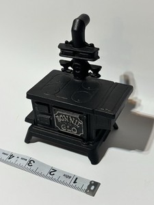 John Wright Vintage Diecast Stove Bonnie Glo Swinging Door Miniature Toy Model