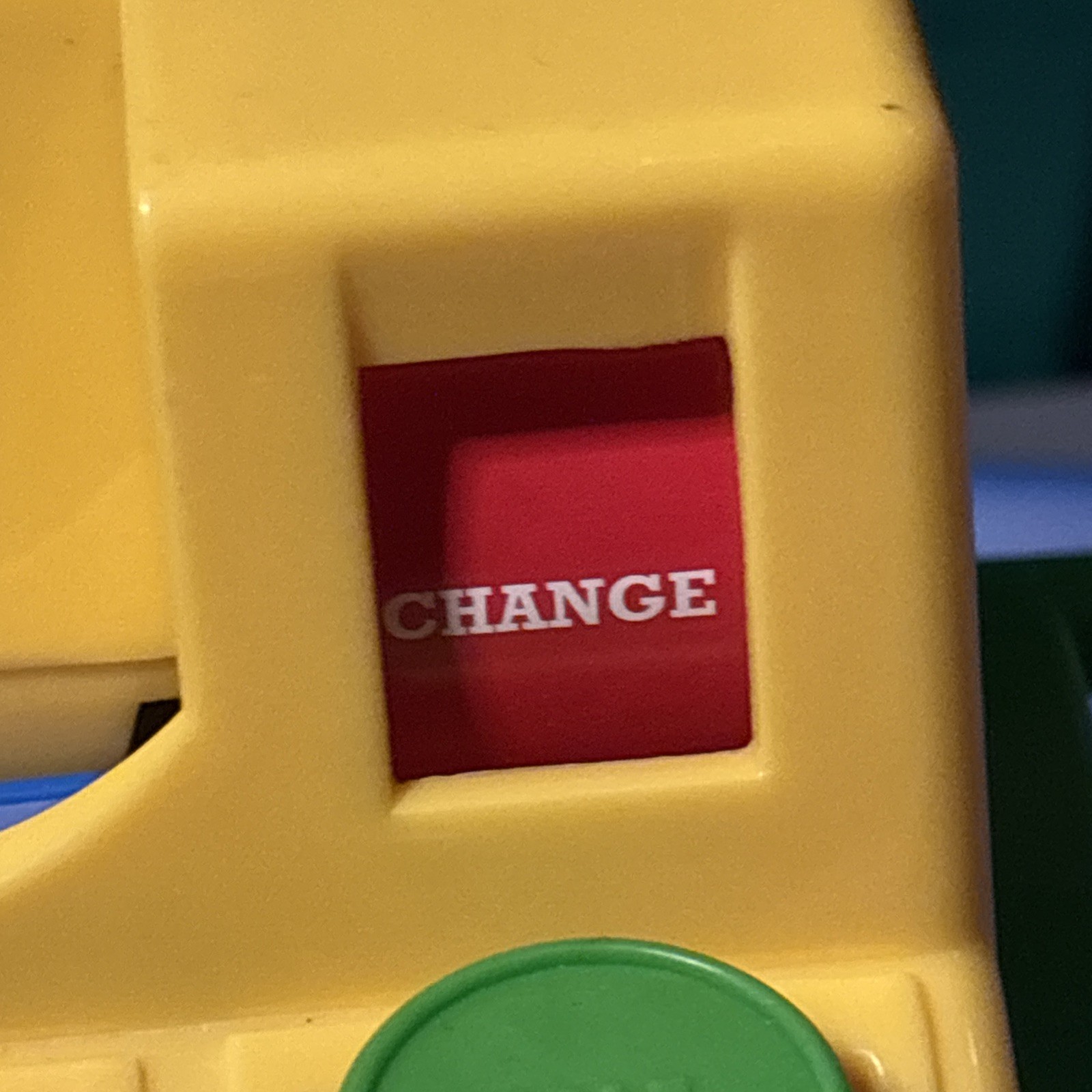 как выглядит Fisher Price 2015 Cash Register Play Pretend Classics Retro w 2 Coins фото