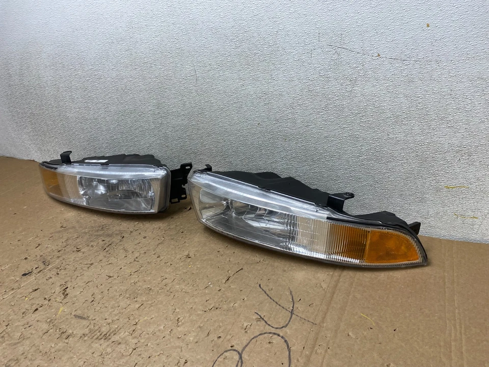 Faros laterales izquierdo+derecho Mitsubishi Galant 2002 a 2003 V0573 DW Foto 2 de 4