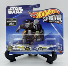 Hot Wheels Superstar Speeders Star Wars Mandalorian & Grogu 2-Pack 1:64 Diecast