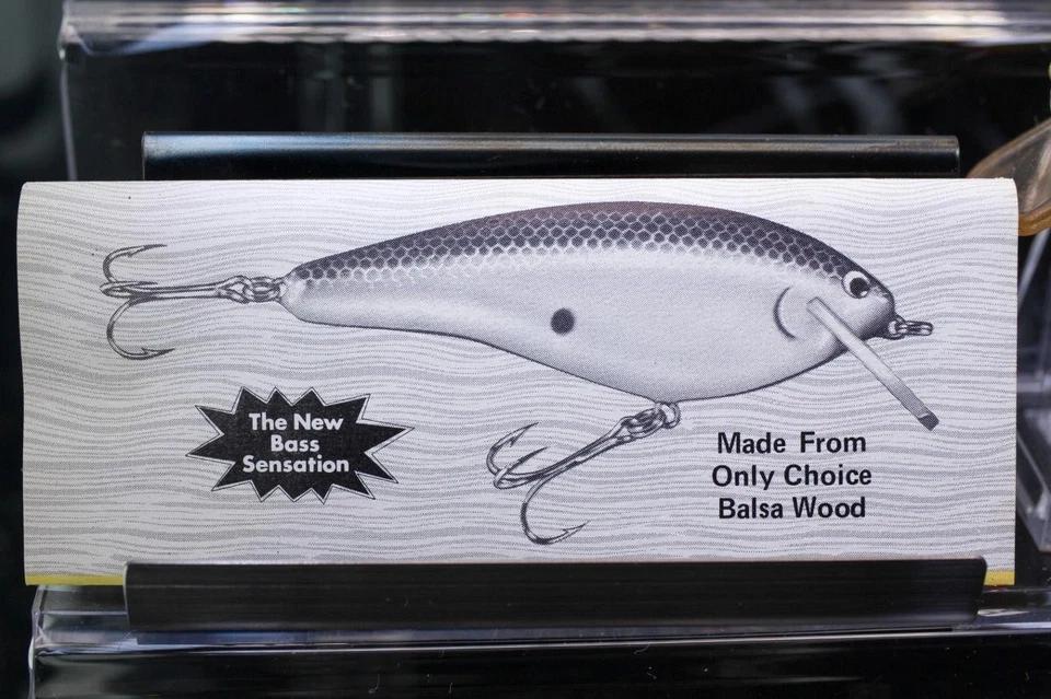 EN CAJA - Bagley's "BALSA B" #BB3-09. Señuelo de madera color negro sobre chartreuse RARO Foto 3 de 4