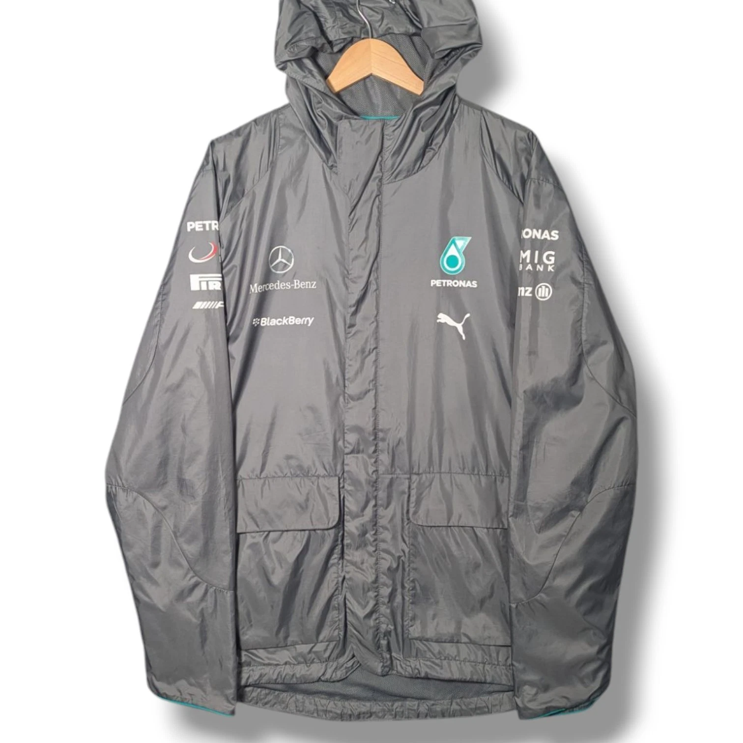 Mercedes Benz Puma F1 Jacket Mens Large Petronas 2014 Formula One Silver Coat