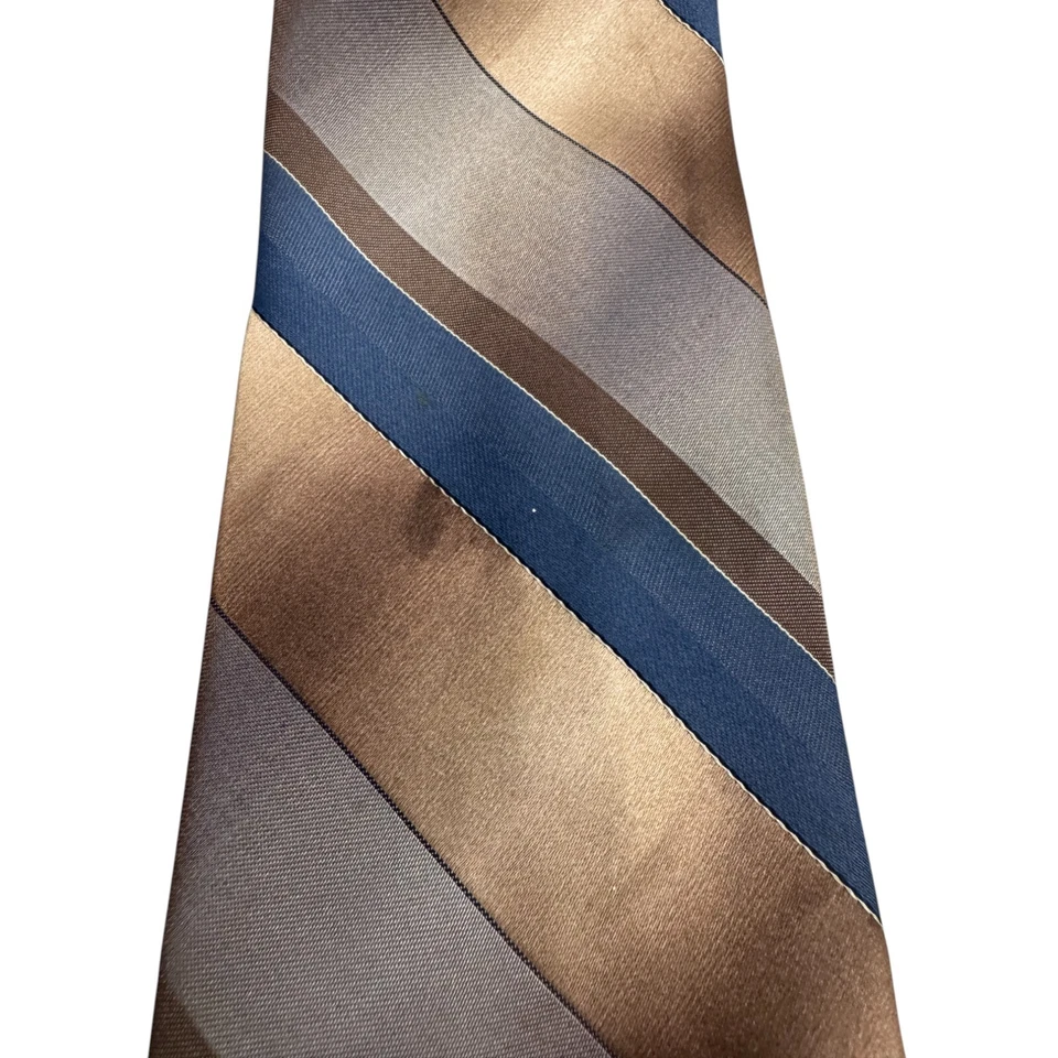 Corbata de cuello vintage enviada para hombre formal clásica a rayas hecha en República Dominicana Foto 3 de 4