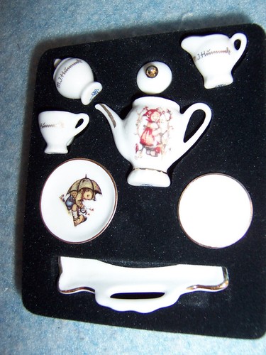 Vintage Mini M.J.Hummel Tea Set, Reutter Porzellan, Germany - Picture 2 of 3