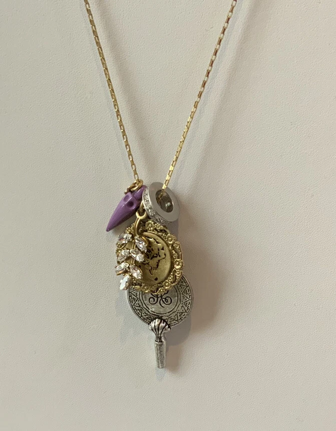 Colar de berloque misto Juicy Couture camada ouro prata.  W49