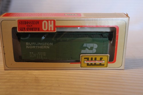 Coche de caja escala HO Roundhouse 40' Burlington Northern Green #80469 construido | Zustand: Used