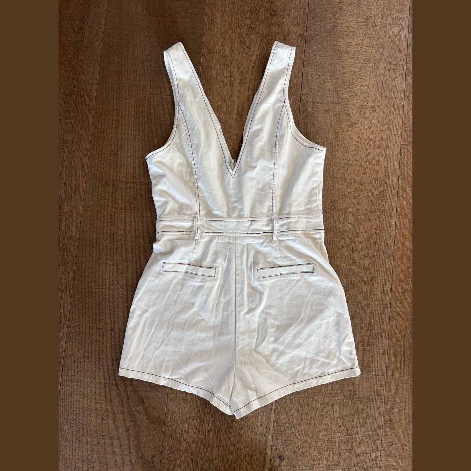 superdown SIZE M MEDIUM revolve white stitched ro… - image 3