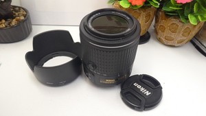 Nikon DX AF-S Nikkor 55-200mm f/4-5.6 G ED VR Zoom Lens WITH HOOD + FRONT CAP