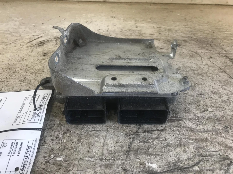 Módulo de control del motor usado (ECM) se adapta a: Mitsubishi Outlander Sport Electroni 2016 Foto 2 de 4