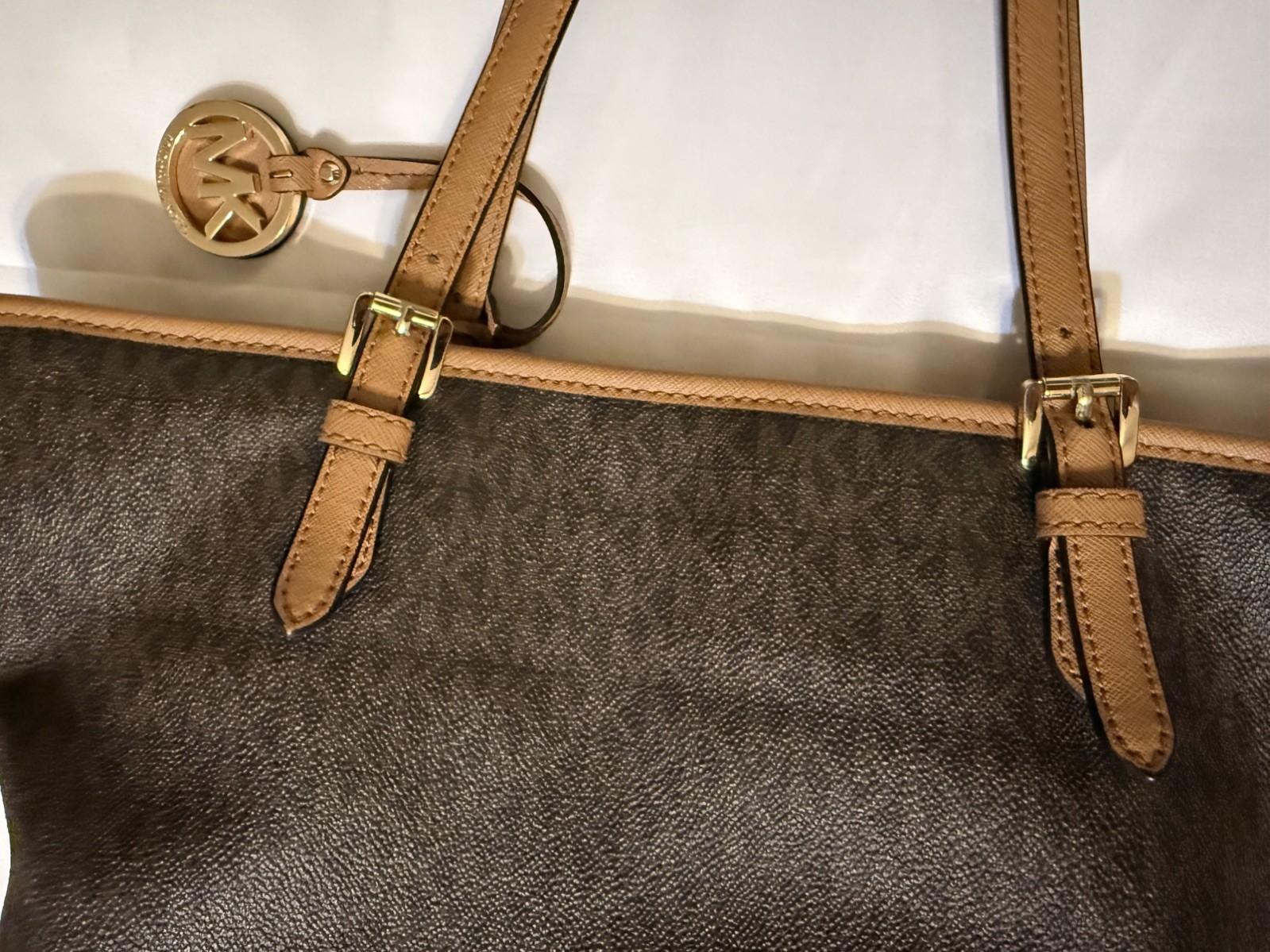 Michael Kors Jet Set Signature Snap-Pocket Hand Shoulder Bag In BROWN Gold Tone thumbnail 8