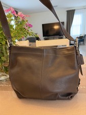 Coach Women  s Brown Pebbled Zip Shoulder Bag Detachable Strap Dust Bag Pockets