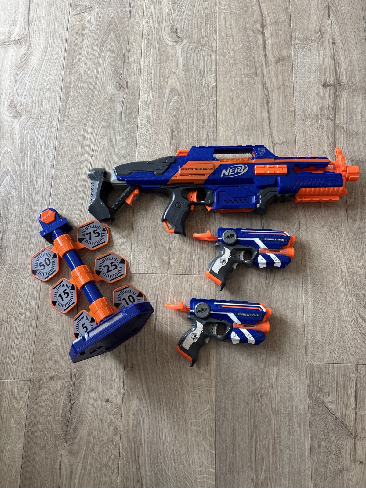 Paquete Nerf Rapidstrike CS-18 + 2x Firestrike + Objetivo electrónico