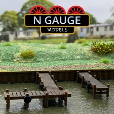 PAINTED-N Scale Gauge 1:148 Wooden Pontoon/Jetty Dock ( Boat Dinghy Lake) 1:160