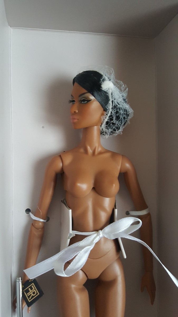 FASHION ROYALTY VIVID ENCOUNTER ADELE MAKEDA NUDE