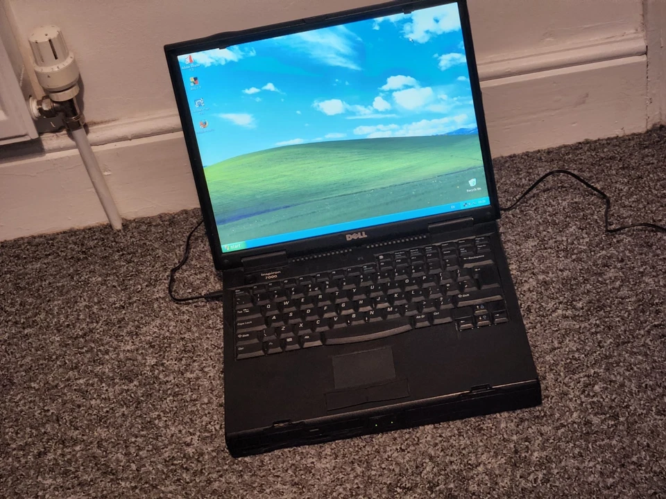 *Rare Vintage* Dell Inspiron 7000 - Fully Functional - Great Condition - Image 3 of 4