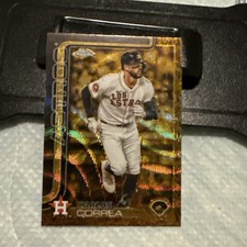 2025 Topps Guilded Chrome Gold Wave Refractor SP #69/75 Carlos Correa (Astros)
