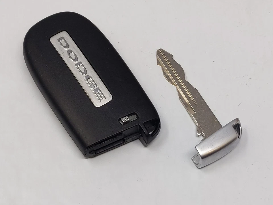 Mando a distancia de entrada sin llave Dodge Challenger M3n-40821302 68394195aa B 5 botones Foto 4 de 4