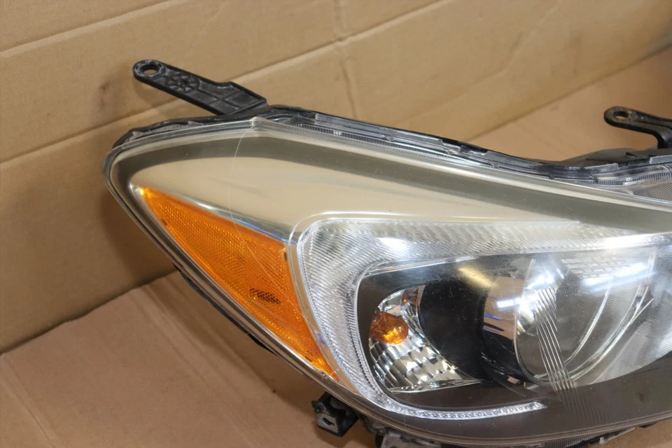 2012-2014 Subaru Impreza /2013-2015 XV Crosstrek oem Front Headlights Pair LH RH - Image 4 of 4
