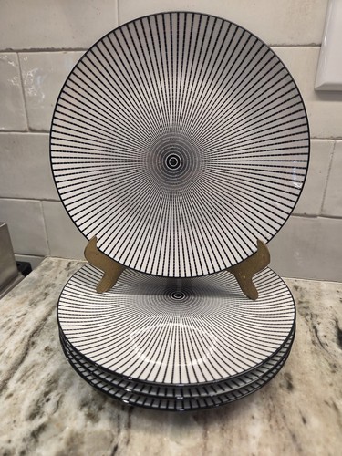 Royal Norfolk Black/White Spiral  7.5”  Salad/Dessert Plates Set of 4