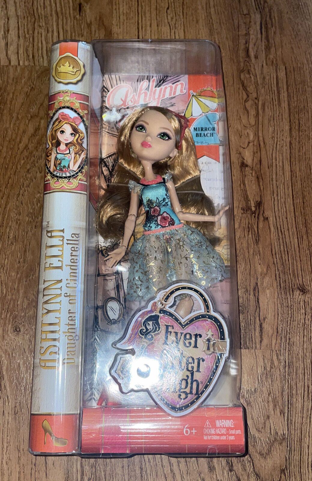 Ever After High Ashlynn Ella and Apple White Doll Set -  Norway