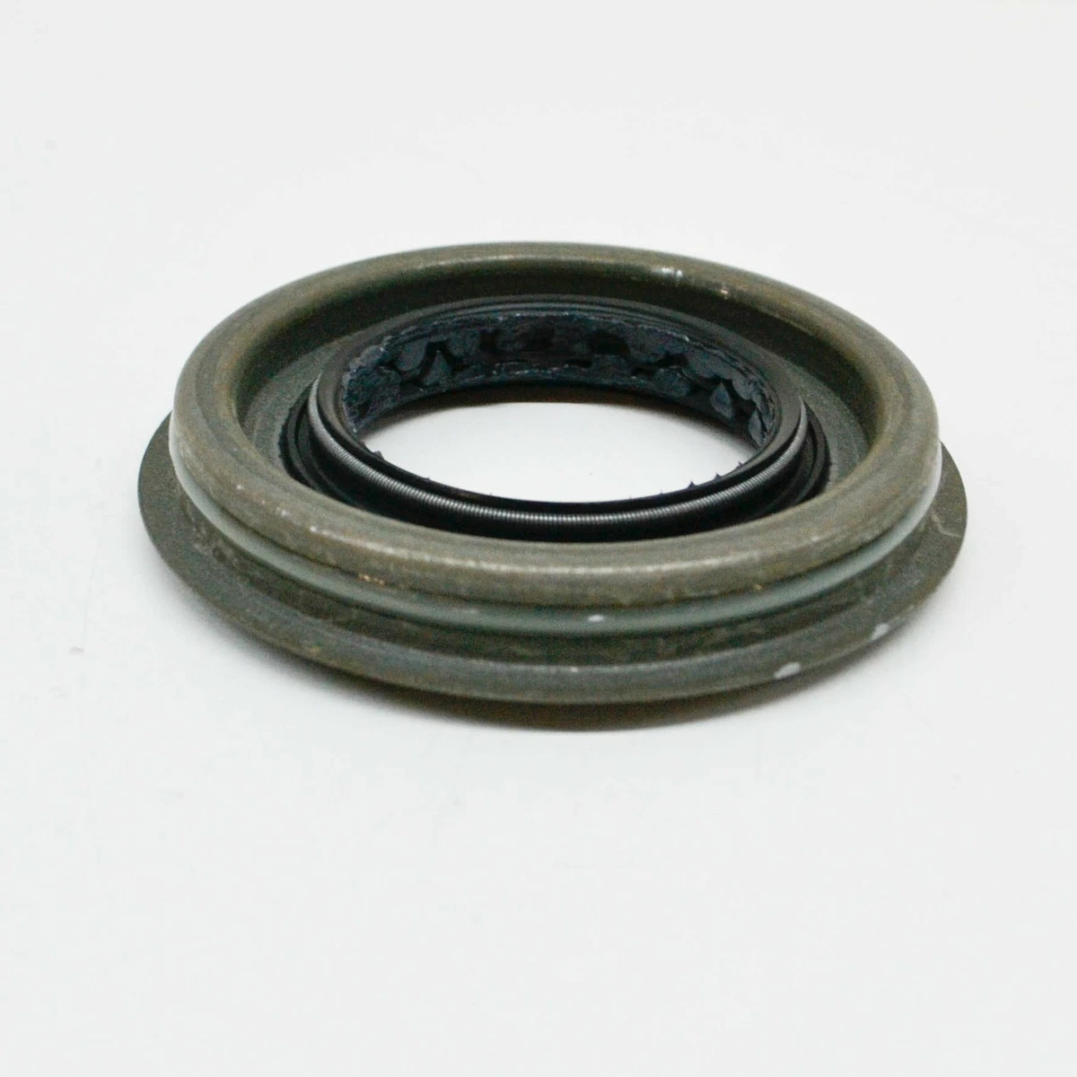FORD MUSTANG MK6 Rear Differential Pinion Oil Seal Assy 5262529 