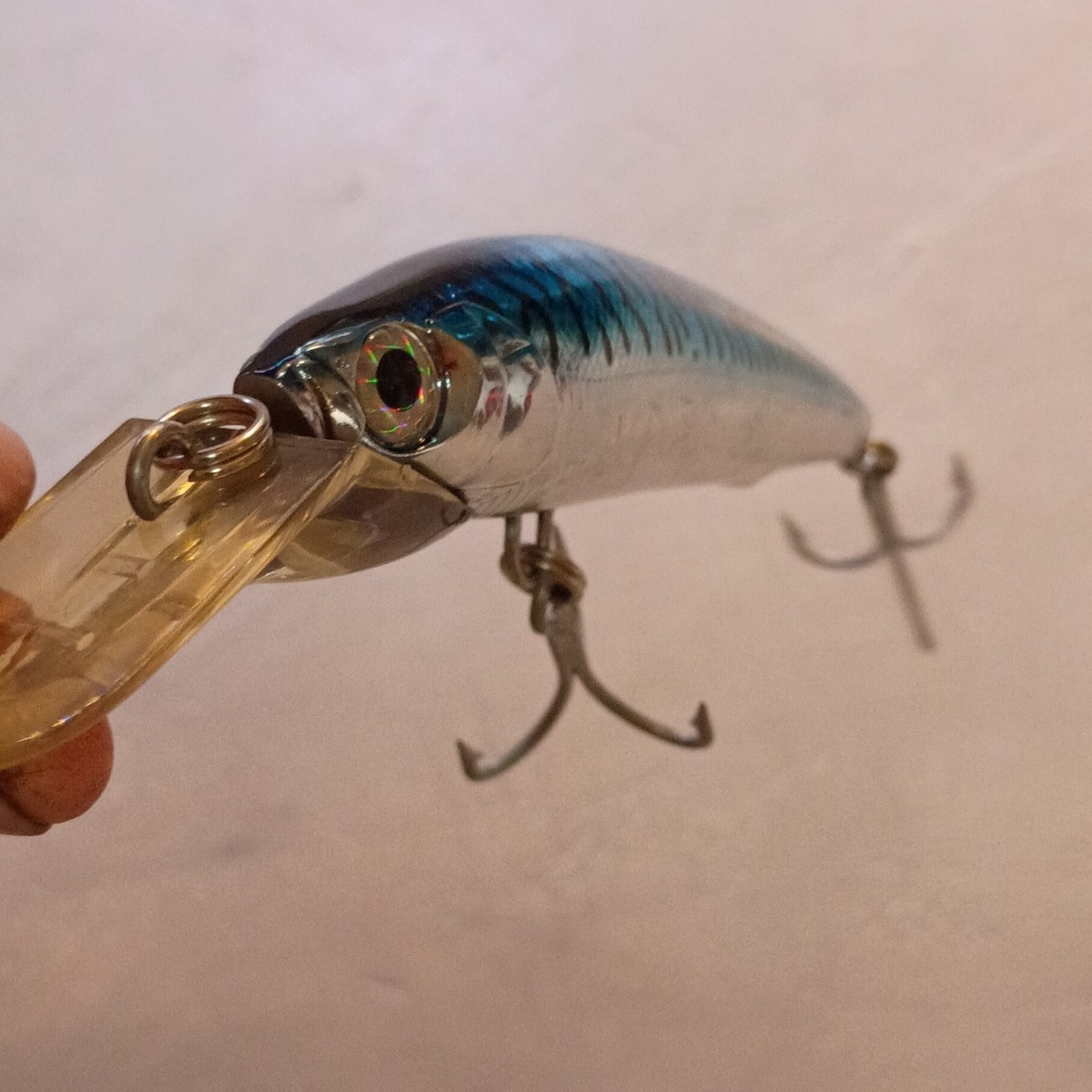 YO-ZURI Deep Diver Saltwater Fishing Lure Blue Silver with Treble