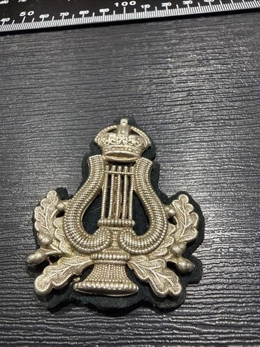 WW2 ERA ARMY MUSICIAN / BANDSMAN MILITARY CAP BADGE WORLD WAR II O15