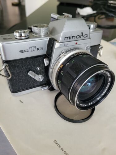 Vintage Minolta SRT101 Film Camera with 35mm ROKKOR Lens 1:2.8 - Foto 1 di 7