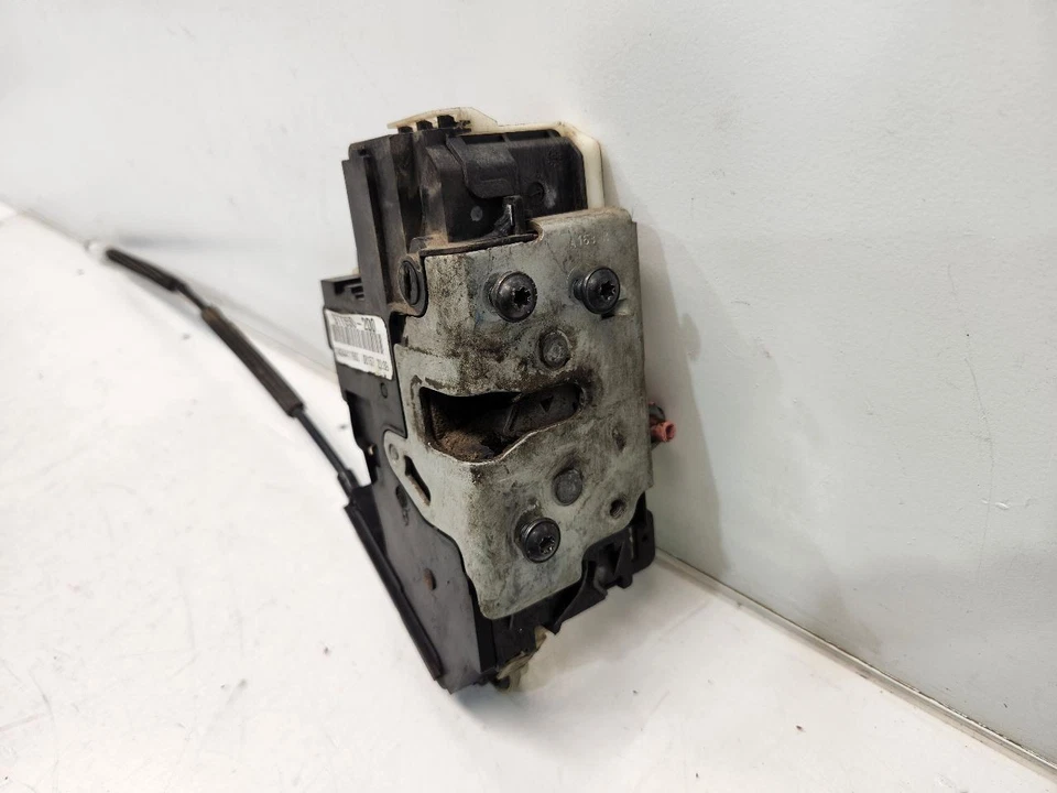 Ford Focus 2008 (sedán) pasajero pestillo de puerta trasera derecha - eléctrico Foto 2 de 4