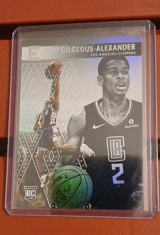 2018-19 Panini Chronicles - Essentials Shai Gilgeous-Alexander #216 (RC)
