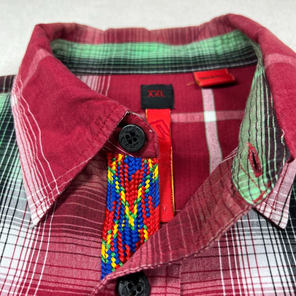 Camisa Massive Revolution Para Hombres 2XL Goleta Roja Bordada Manga Corta Viaje* Foto 4 de 4